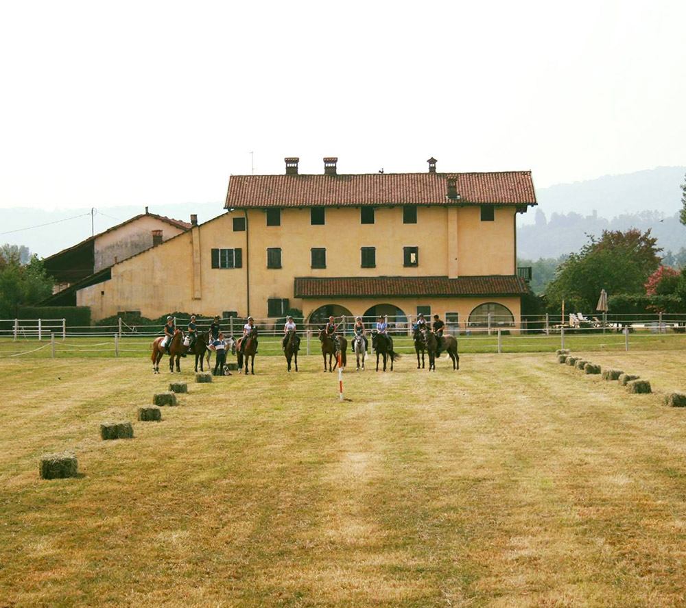 Scuola di Cavalli a Biella - Maneggio